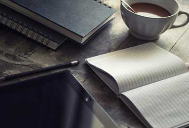 抖音极品主播【彩云姐】大奶肥臀性感骚货，以前在足疗做骚鸡现在做直播勾引大哥自慰福利流出。