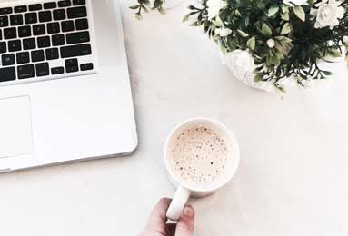 北京三里屯集美骚鸡，抖音快手女神【杨得意】和黑人约会被曝光证实，承认当外围女视频内操的淫叫连连。