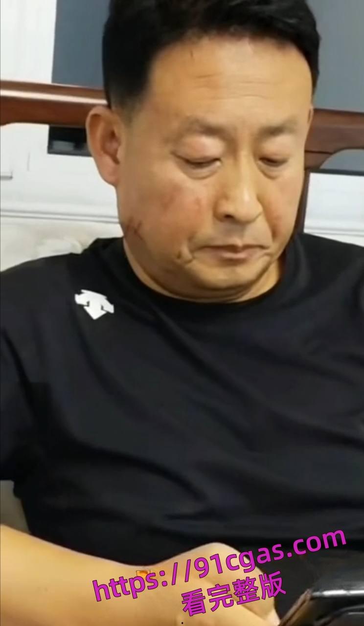 白塔镇村支书 袁志刚 贪污腐败大揭秘 出轨闫记食府老板娘被当场捉奸 现场视频曝光引热议-2