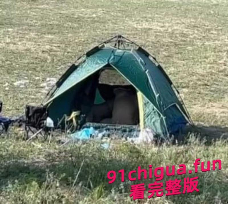 青州古街深夜情侣行为过火?男方淡定回应路人 # 山东青州古城# 情侣#野外做爱-2