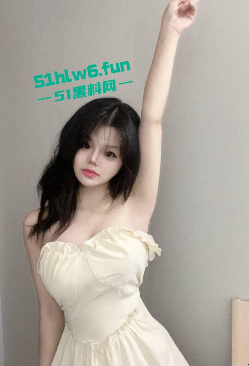 瓜友曝光甜美型前女友,颜值清纯可爱梨形身材傲人丰满,自拍一线天嫩鲍诱惑至极。-2