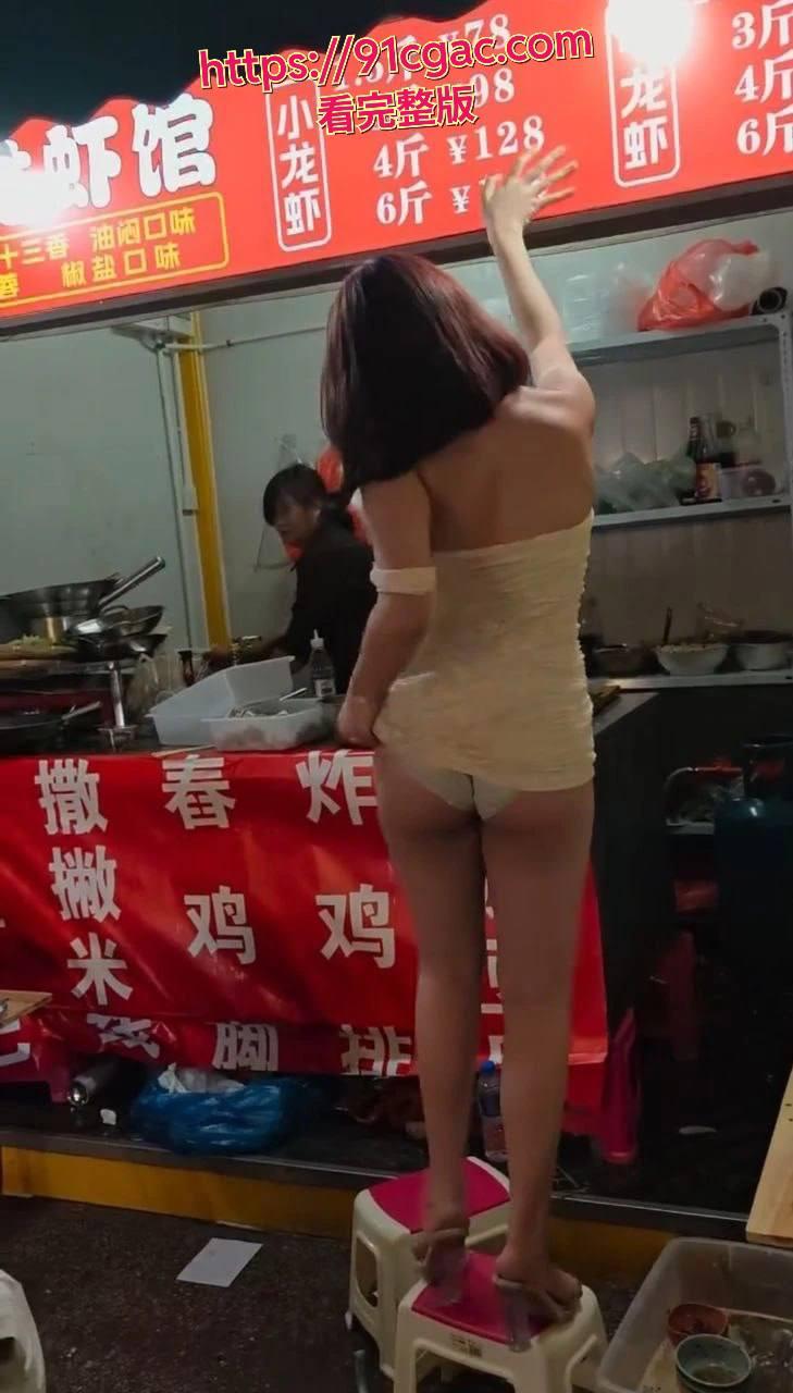 卷出新高度!昆明豆豆龙虾馆老板娘大跳艳舞揽客火爆全网-5