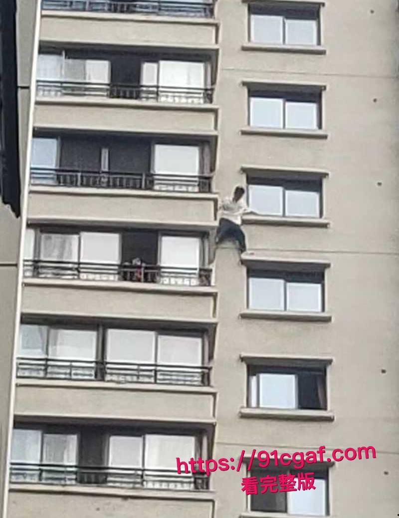 贵阳市花果园高楼惊现蜘蛛侠! 心理素质牛逼 结局封神!看完女主才知道为啥这么牛了!-10