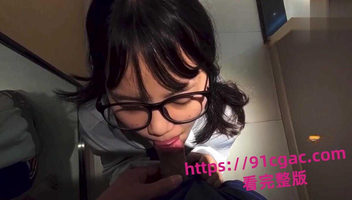 全网疯传万人同求佛山校服高中门事件 完整版整合视频一次看够!-1