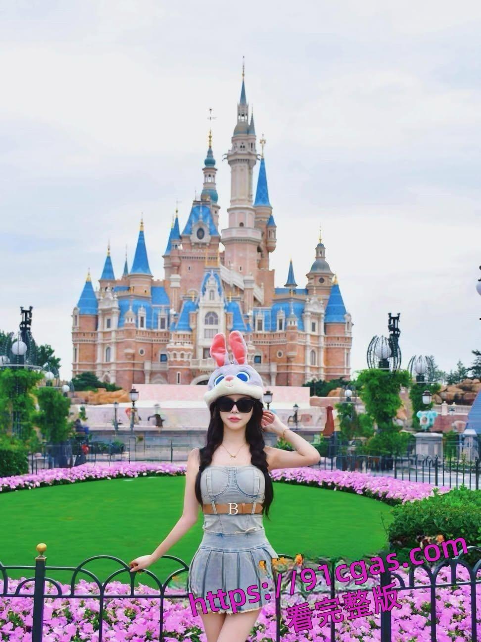 网美依婷3000粉炸出大料!与男友露脸后入视频外流,项链戴着做爱太骚了-6