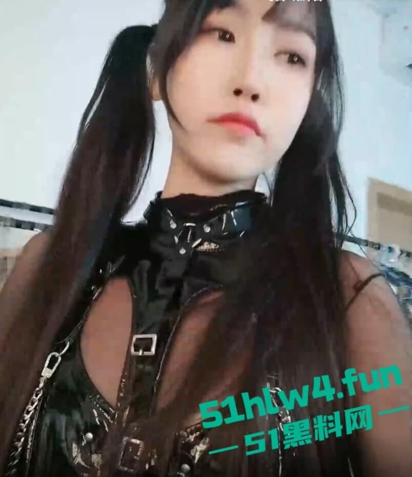 抖音白嫩萝莉【呆猫】高颜值双马尾小母狗,身材极品可御可甜榜一大哥定制全裸私拍流出。-9