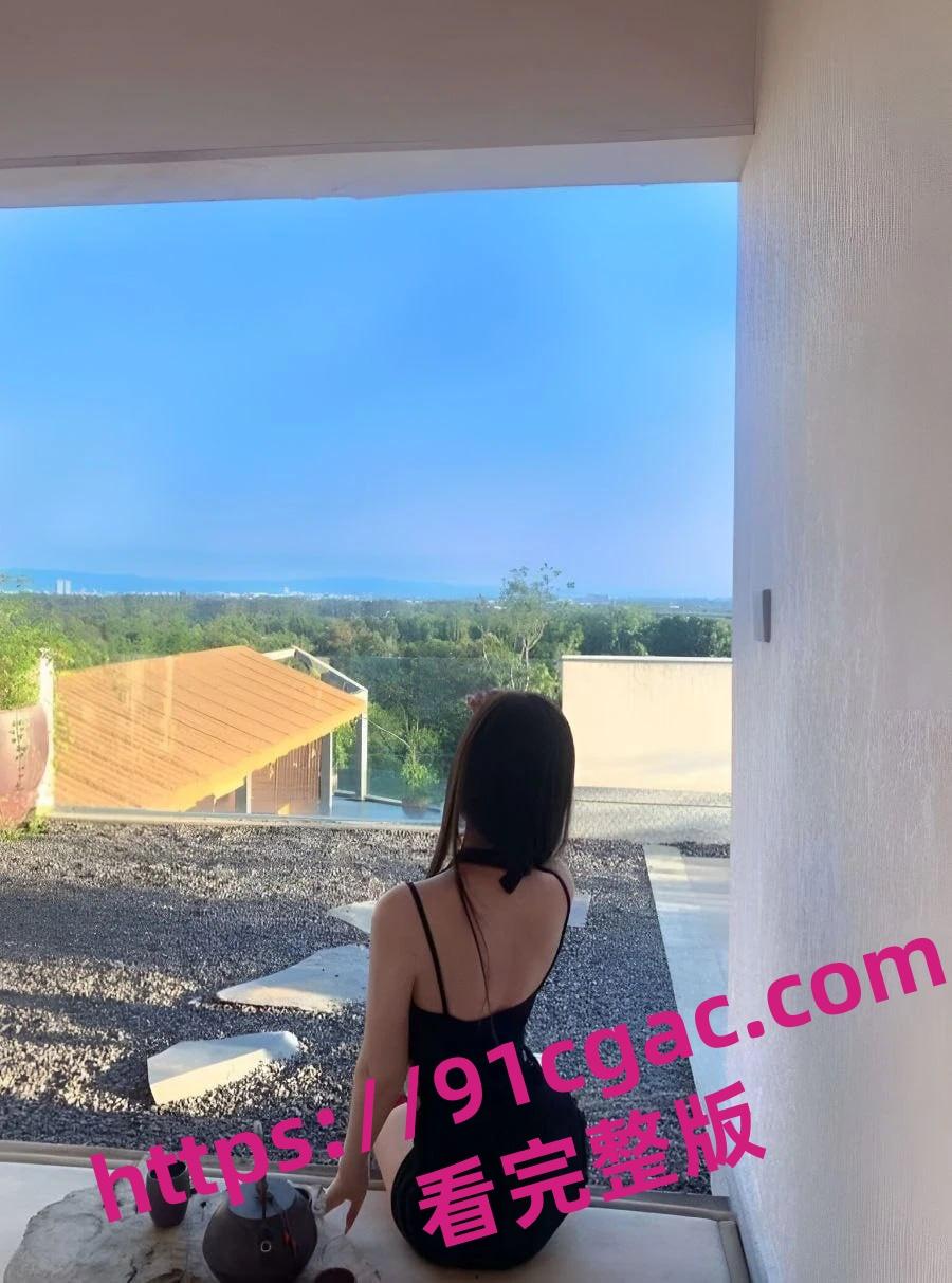 四川航空姐周娅菲惊爆丑闻!刚下飞机直奔酒店与炮友狂欢-4