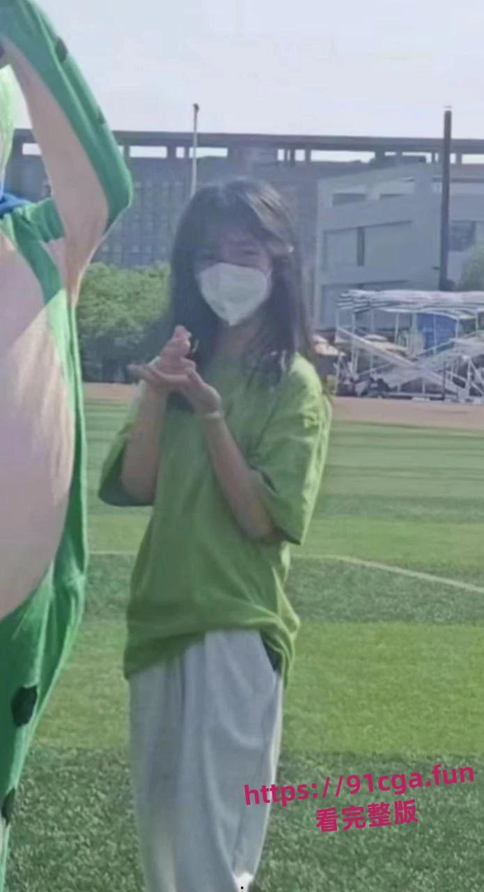 热心瓜友晒出与骚逼前女友的开房记录以及各种全裸自拍-3