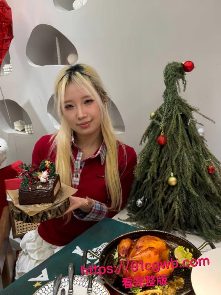 山东青岛城阳区李萱婷 极品反差婊与炮友居家激情狂欢 性感红色情趣诱惑 翘臀被后入爆操内射高潮！-1