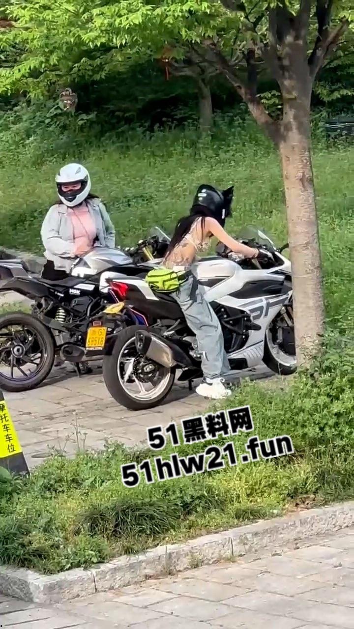 义乌真实骑行媛【喵喵】变态骚奴黑历史被扒，真鸡婆扮假名媛到处陪睡，一身名鞋名包都是卖肉被调教获得。-2