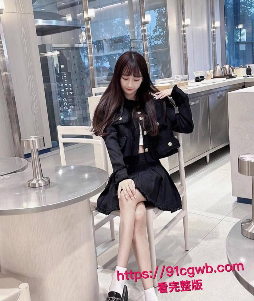 探花经典高清4K神作:黑丝高跟喷水妹沙发激战,敏感体制狂喷水,喷到最后腿都打颤!-12