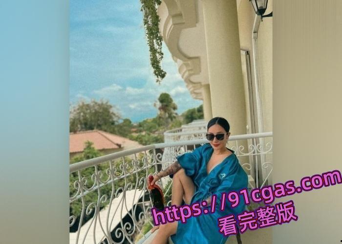 Ig42万粉潜水教练 梁云菲 约炮多金学院性爱视频流出 巨乳狂晃被猛操 超大奶子爽爆全场-2