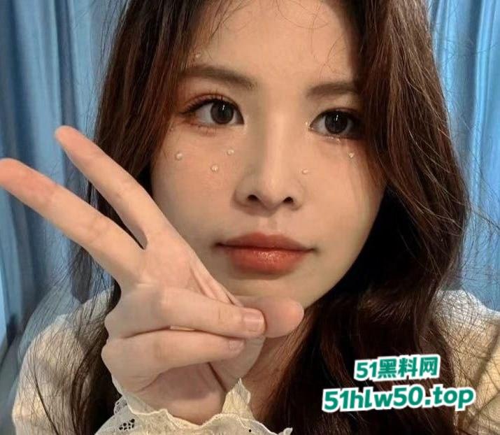 湖南农业大学研究生【张伊林】清纯的外表私下M属性拉满,情趣道具捆绑调教淫荡又满足!-3