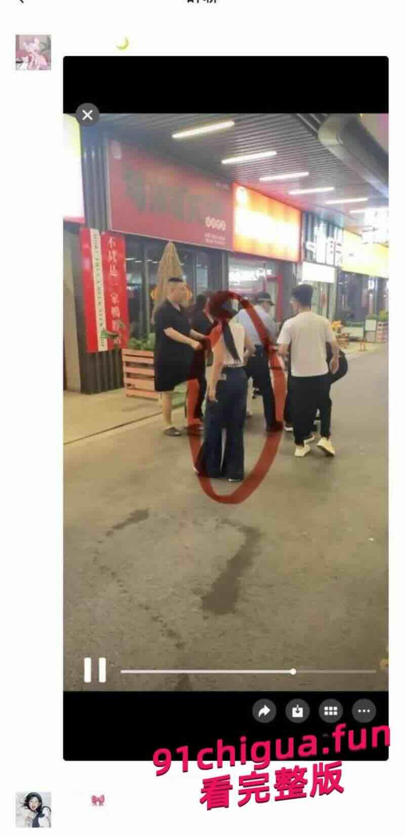 老公偷情被当场抓包 原配怒闯店铺手撕第三者-9