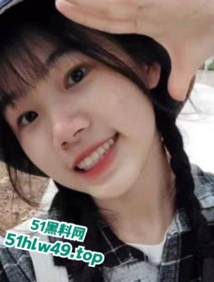 宁波大学骚母狗【潘钰洁】管理学院性感尤物,白月光女神却成为富二代性奴母狗,视频被全校疯传。-5