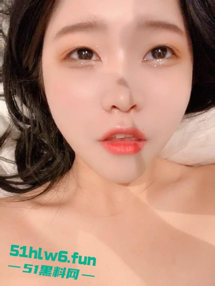 童颜巨乳网红【优妹】可爱颜值大眼妹，小穴敏感嫩穴诱人 私人定制自慰视频流出。-4