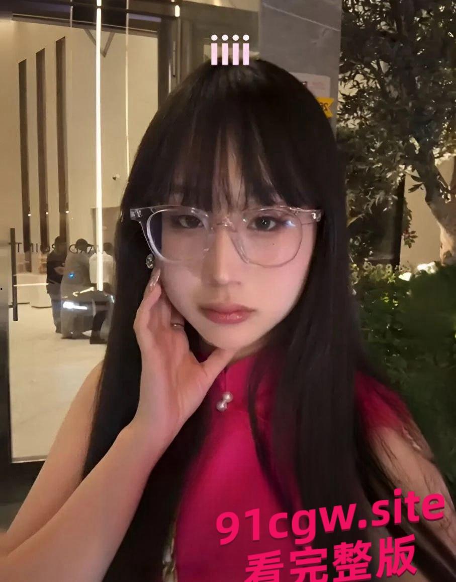 英国反差女留学生,被前男友曝光,穿黑丝被肏的样子太骚了-5