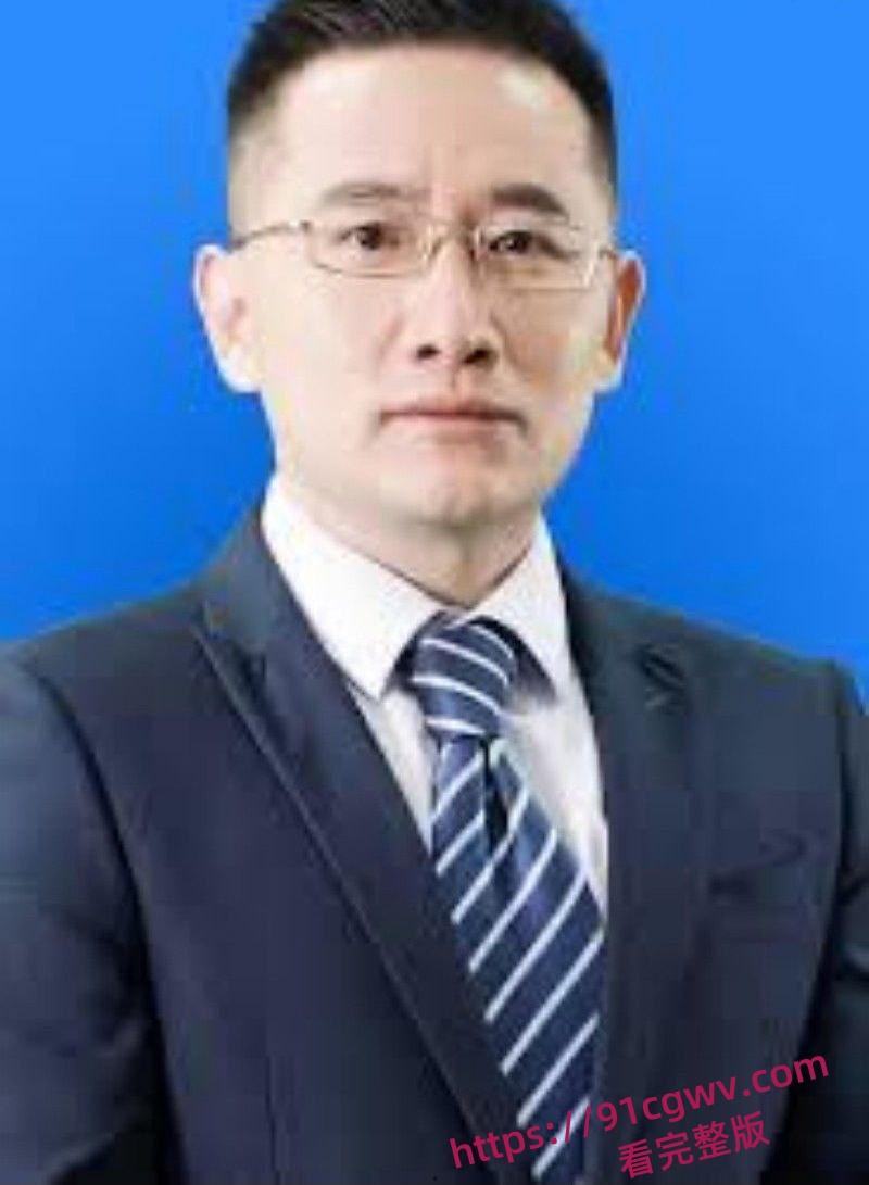 湖南省人民医院副院长祖雄兵和眼科主任曾琦酒店偷情打炮性爱黑料视频曝光太炸裂了-1