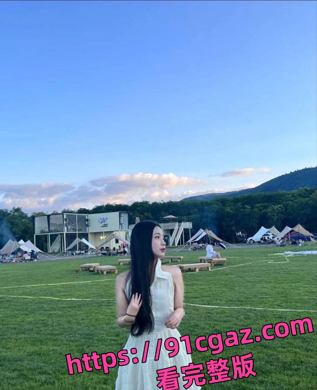 小红书约炮已婚少妇 老公满足不了她的性需求 只好由我来分担一下了-5