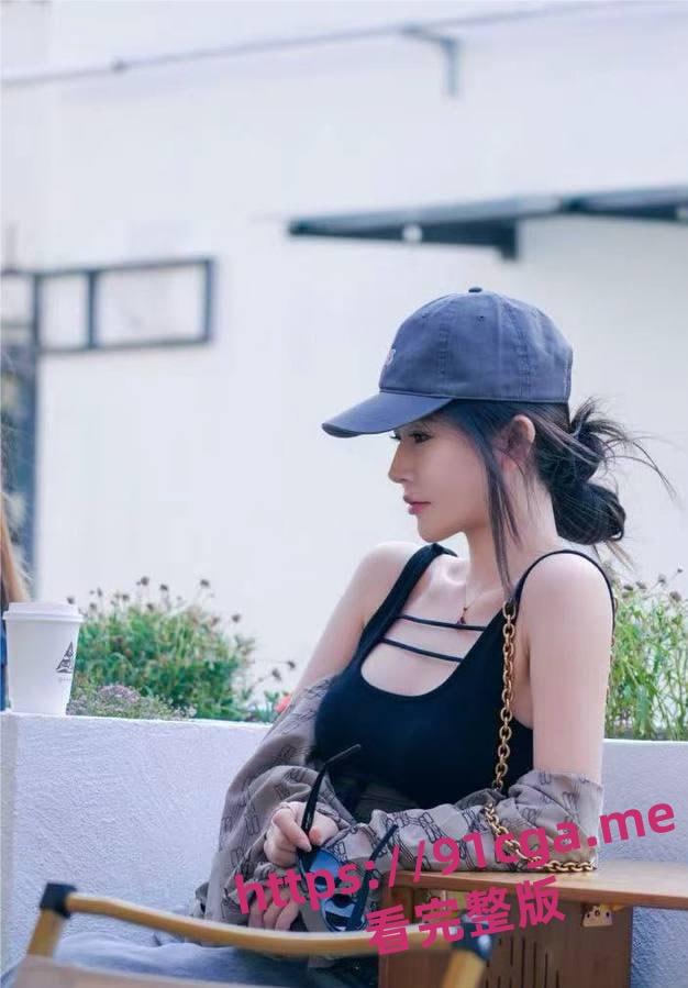 大哥狂刷刷600w都得不到的斗鱼知名女主播郁安楠塌房了 不雅视频流出!-6