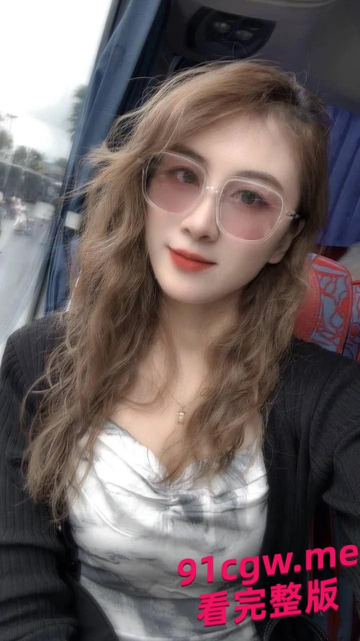 江苏无锡新吴区上品花园美女业主李漫漫 偷情把炮友带来家里!-4