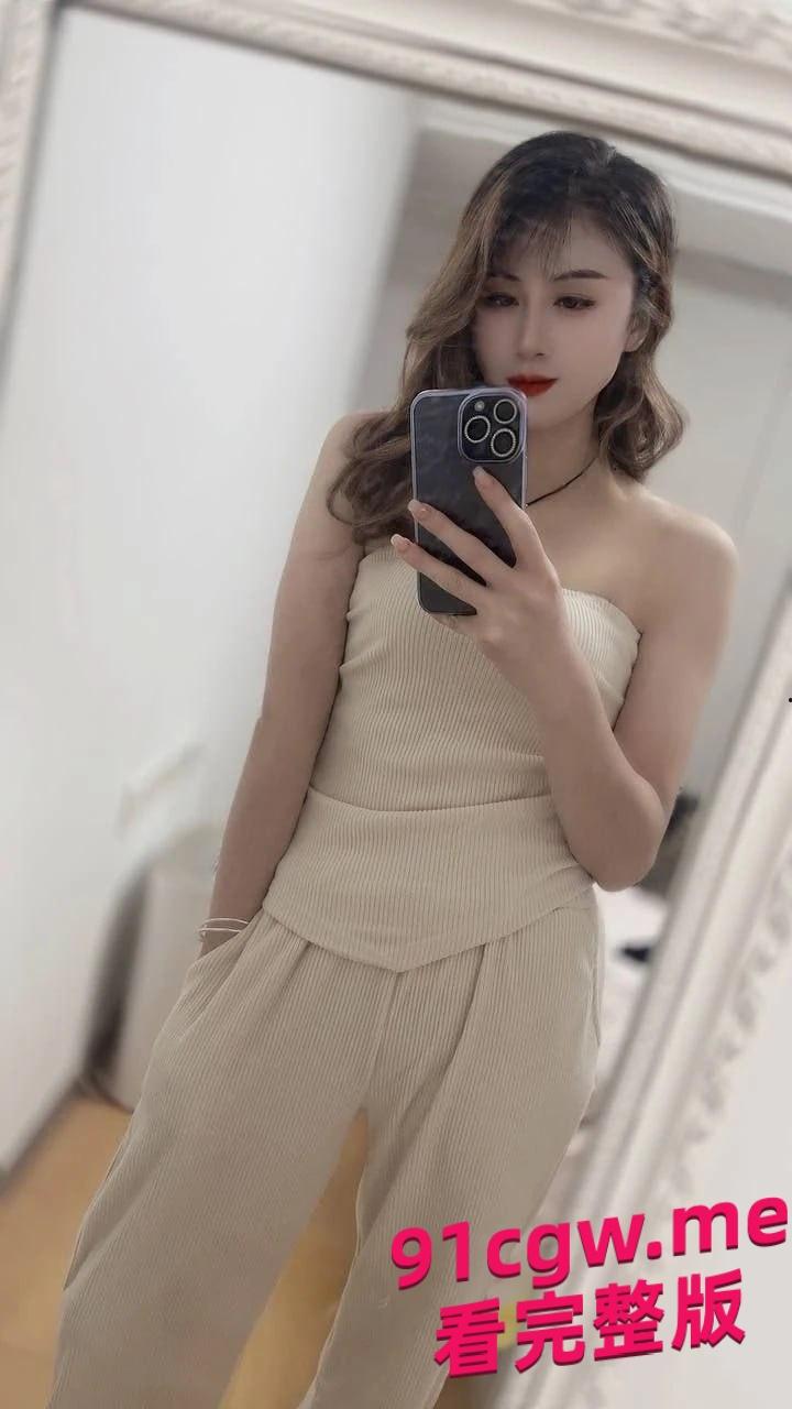 江苏无锡新吴区上品花园美女业主李漫漫 偷情把炮友带来家里!-6