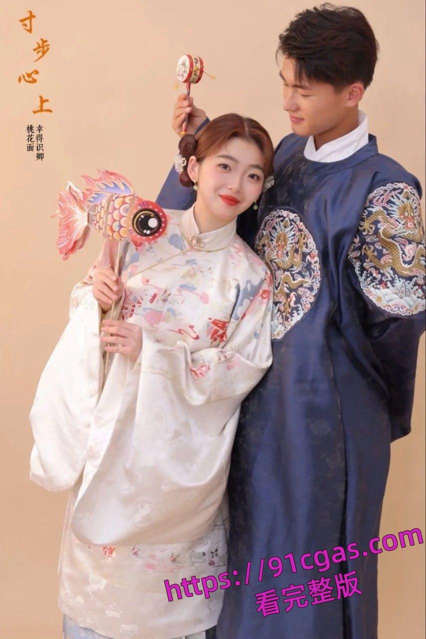 西南民大汉的女大学生妹田佳子穿着汉服抠穴,给男朋友带绿帽-6